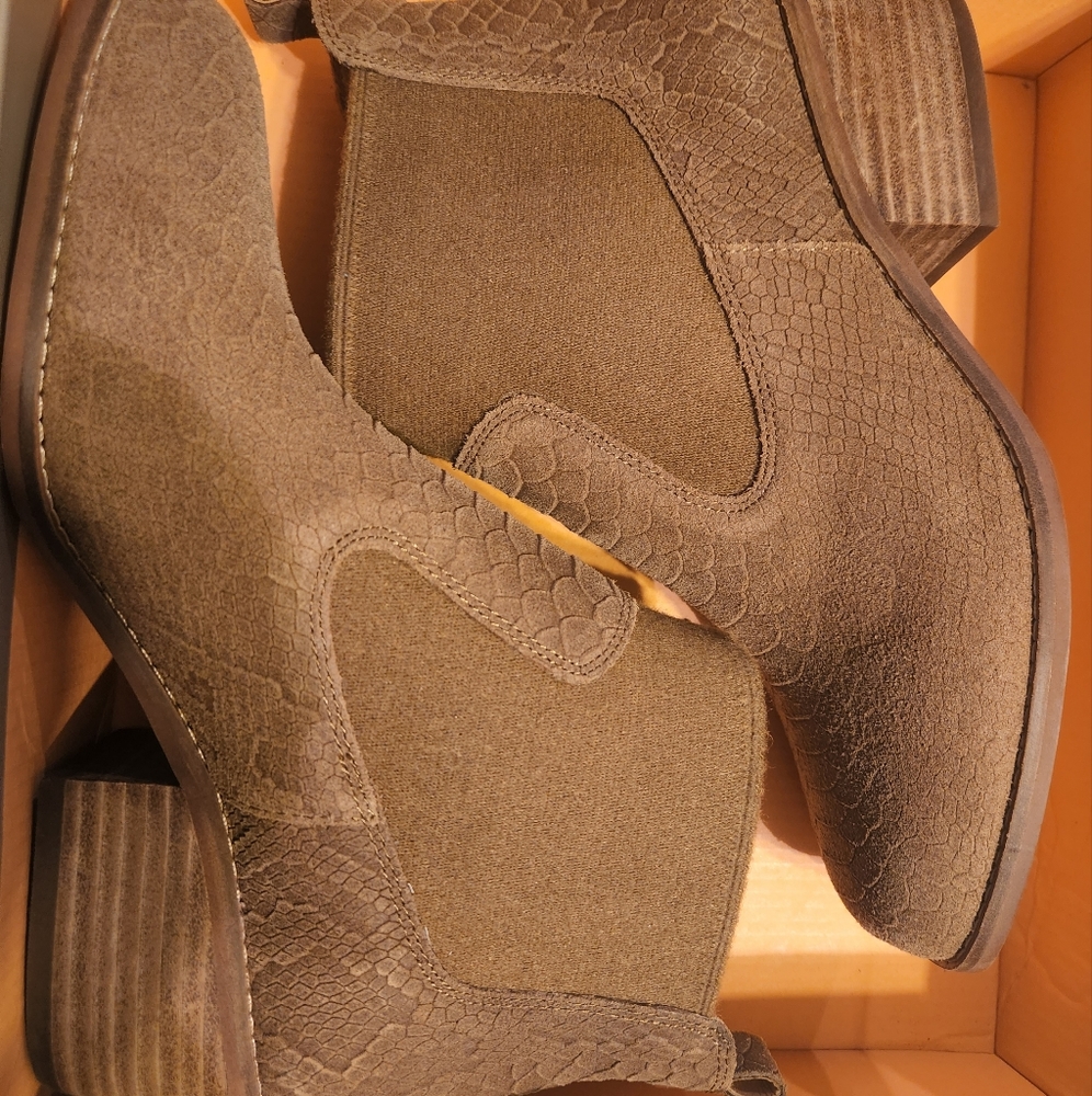 New brown booties